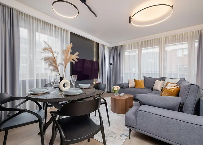 Exclusive Apartment With Parking By Renters Prestige