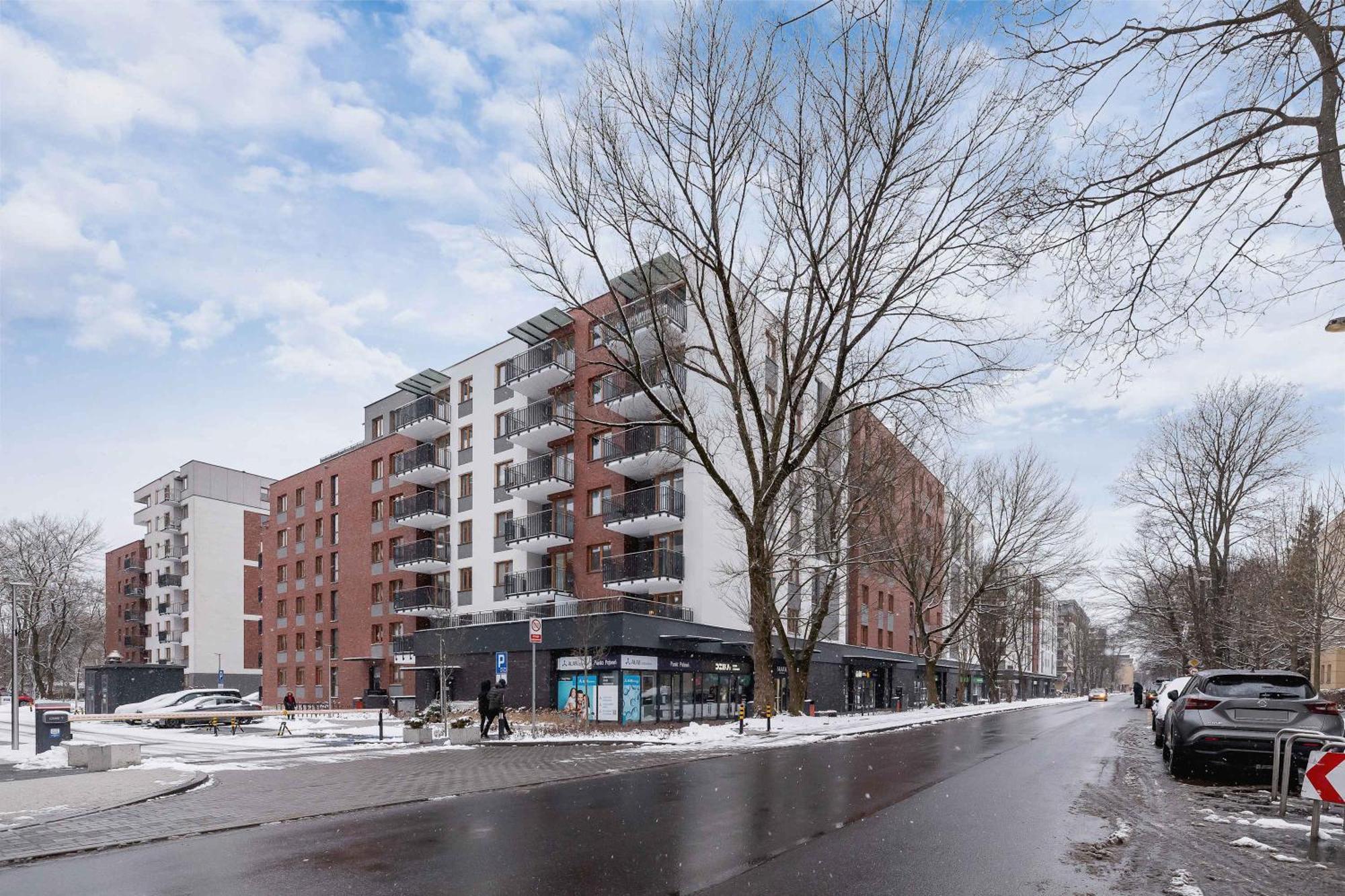 Exclusive With Parking By Renters Prestige *