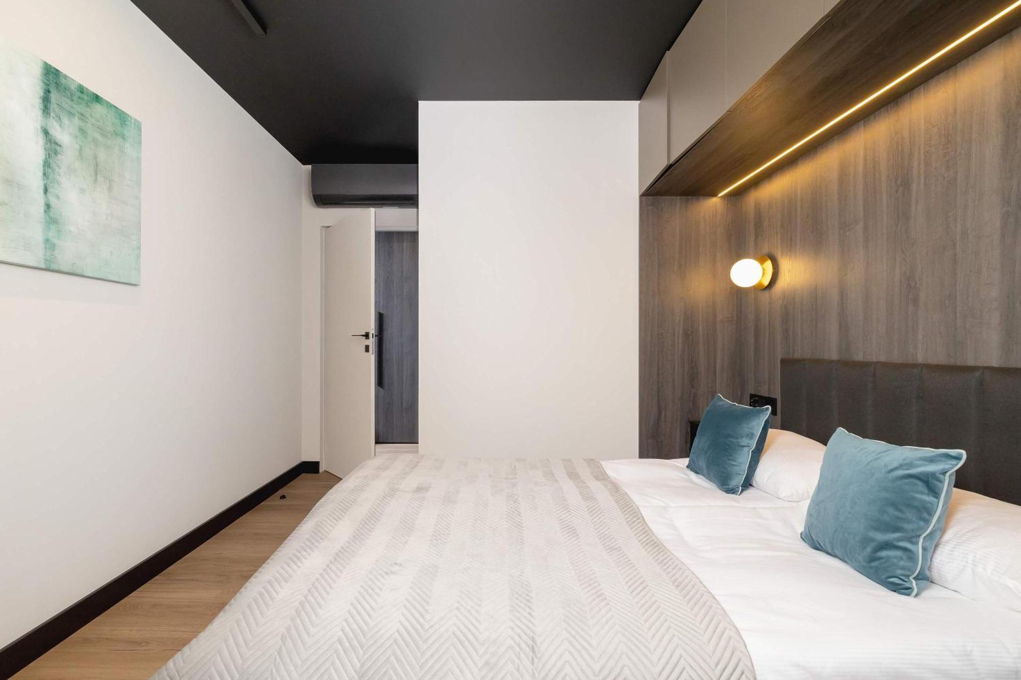 Exclusive With Parking By Renters Prestige *